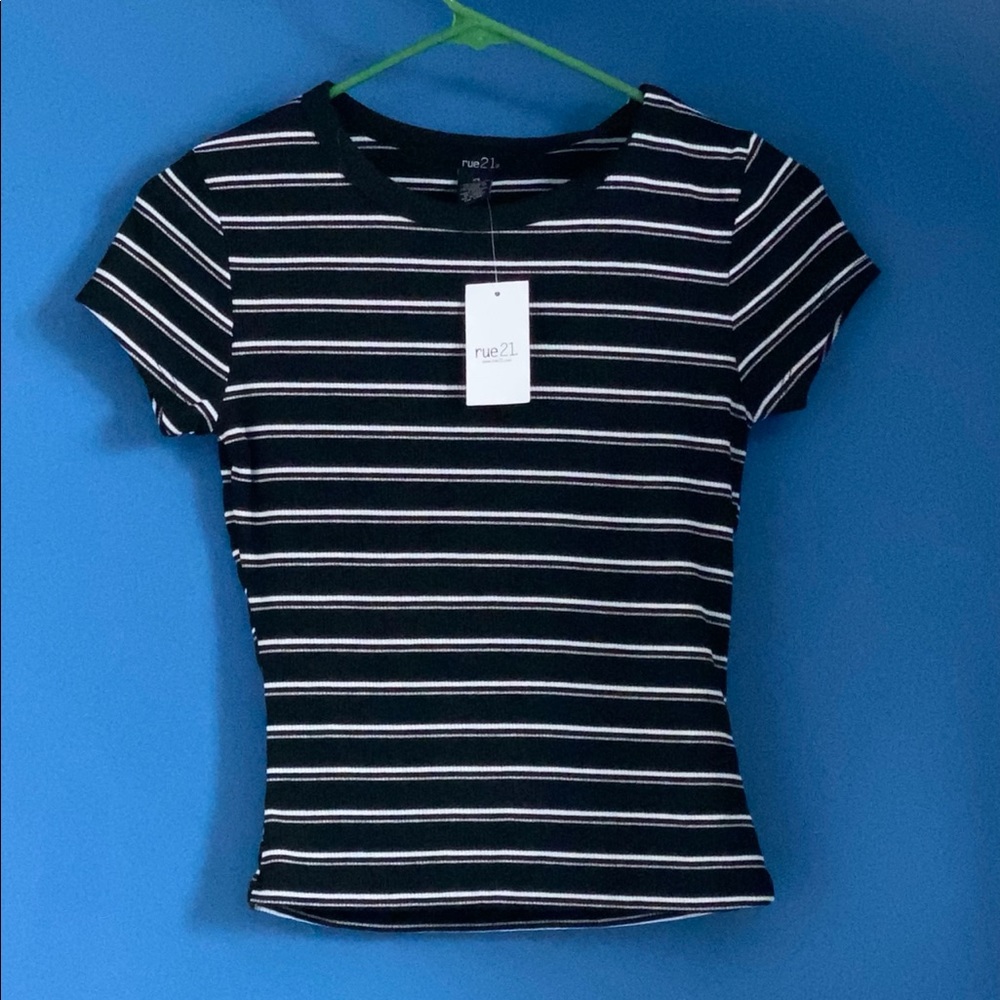 Black and white striped rue 21 tight tee